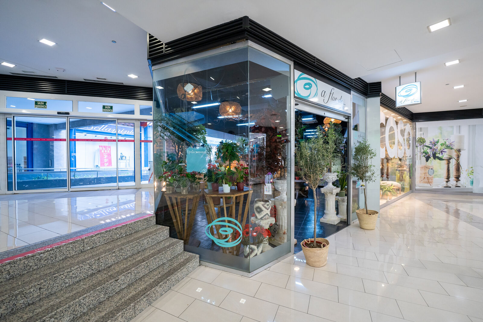 A Flor de... La Boutique store front